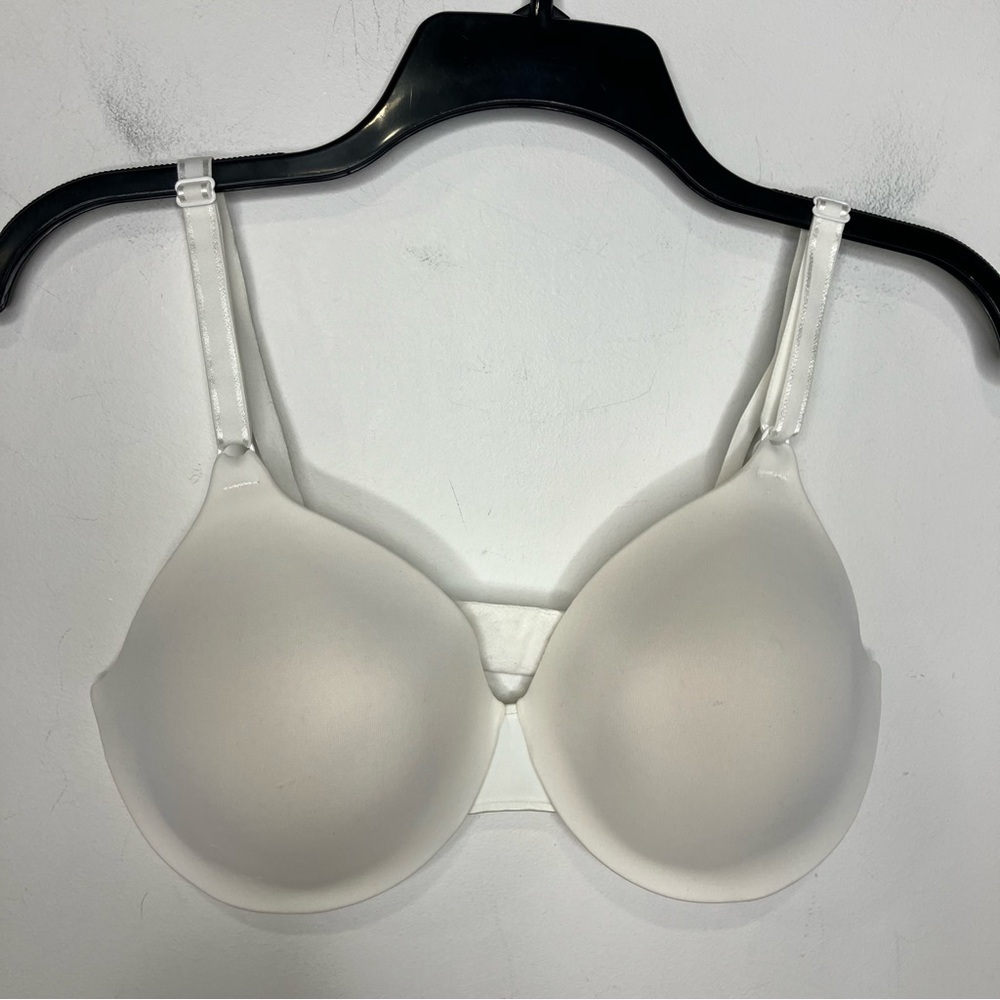 Warner’s white underwire bra size 34D